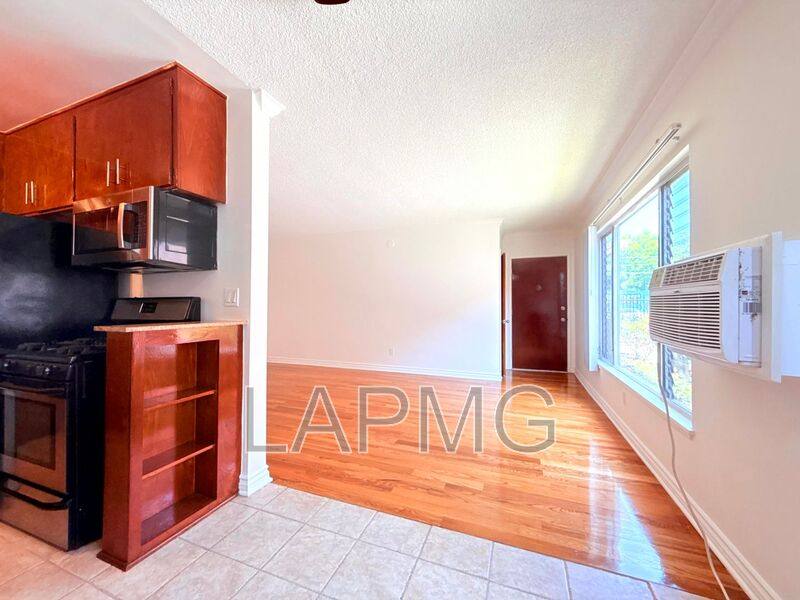 Apartment for rent at 5618 Harold Way #2, Los Angeles, CA 90028