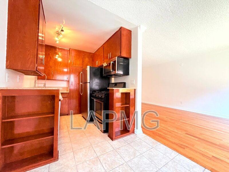 Apartment for rent at 5618 Harold Way #2, Los Angeles, CA 90028