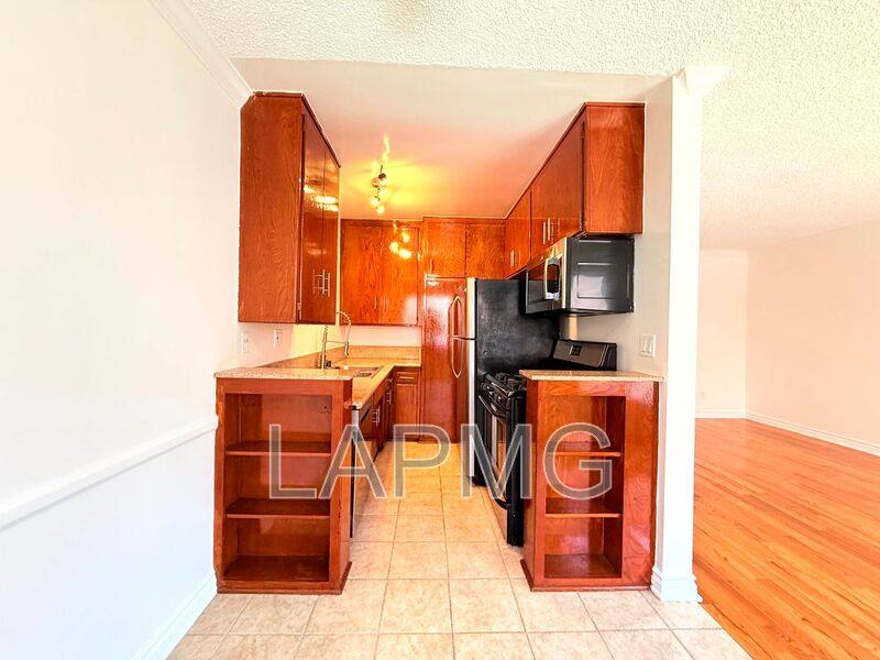 Apartment for rent at 5618 Harold Way #2, Los Angeles, CA 90028