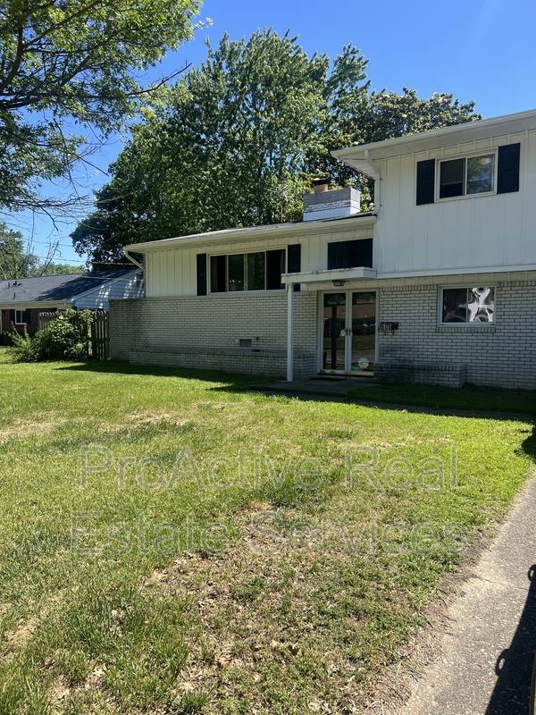 House for rent at 608 Charlton Dr, Hampton, VA 23666