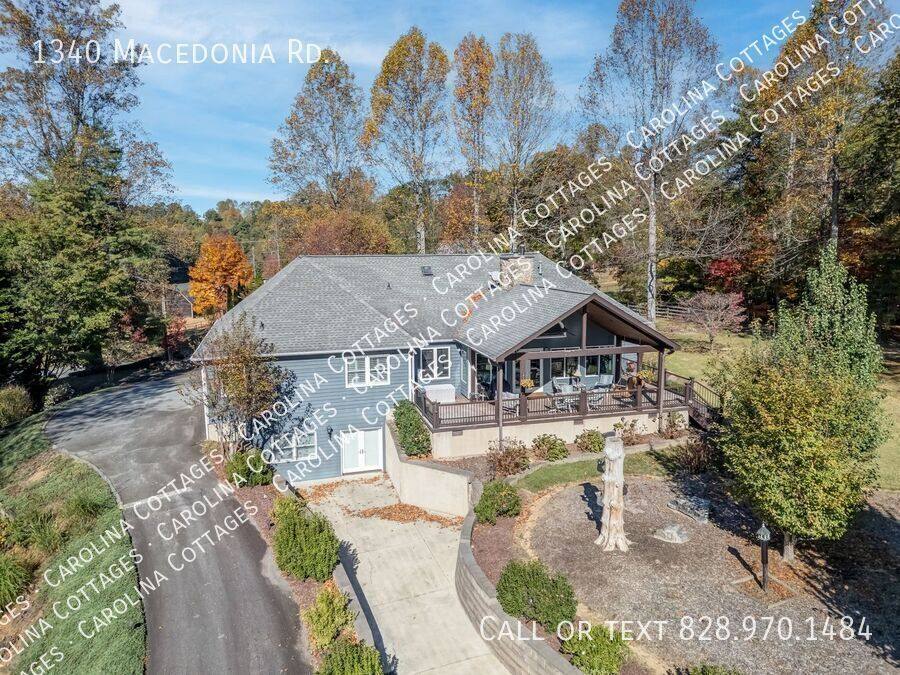 House for rent at 1340 Macedonia Rd, Saluda, NC 28773