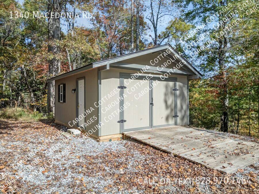 House for rent at 1340 Macedonia Rd, Saluda, NC 28773