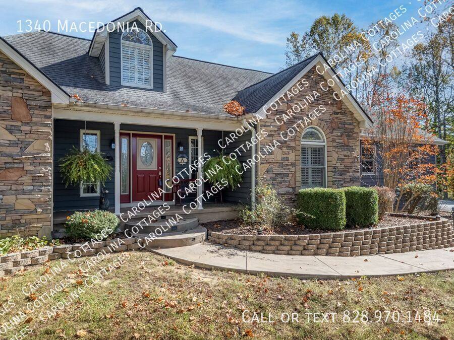 House for rent at 1340 Macedonia Rd, Saluda, NC 28773