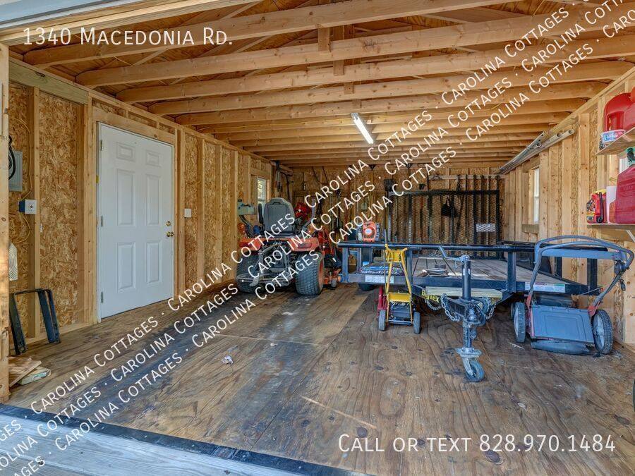 House for rent at 1340 Macedonia Rd, Saluda, NC 28773