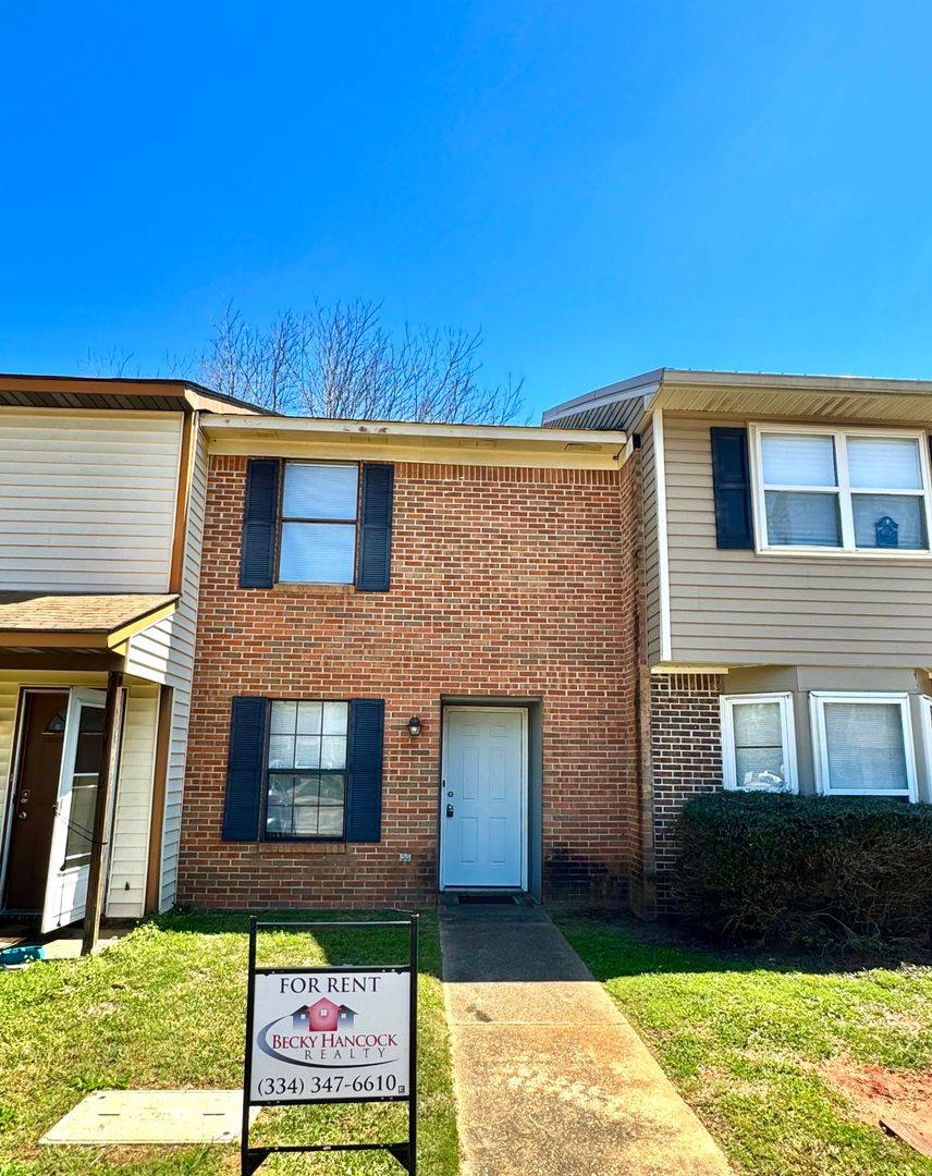 Townhouse for rent at 121 Brian Court, Daleville, AL 36322