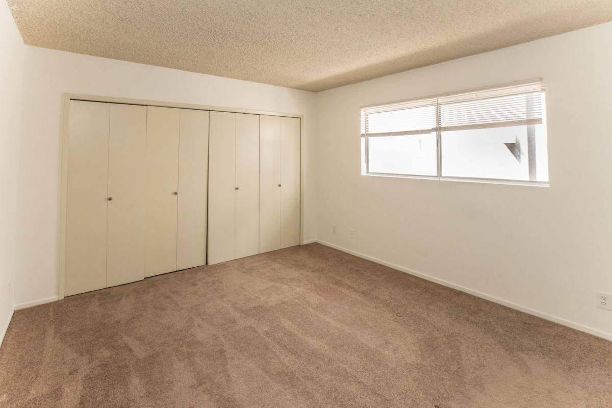 Apartment for rent at 963 S Barrington Ave #7, Los Angeles, CA 90049