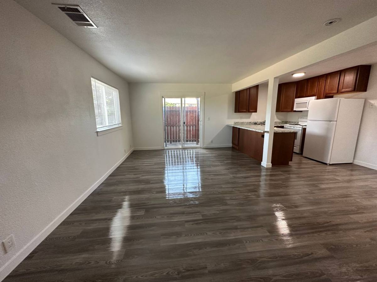 Apartment for rent at 835 Lakeside Dr, Red Bluff, CA 96080