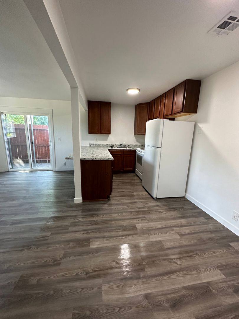 Apartment for rent at 835 Lakeside Dr, Red Bluff, CA 96080