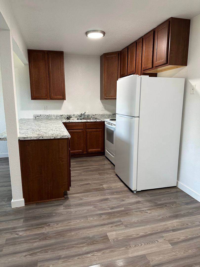 Apartment for rent at 835 Lakeside Dr, Red Bluff, CA 96080