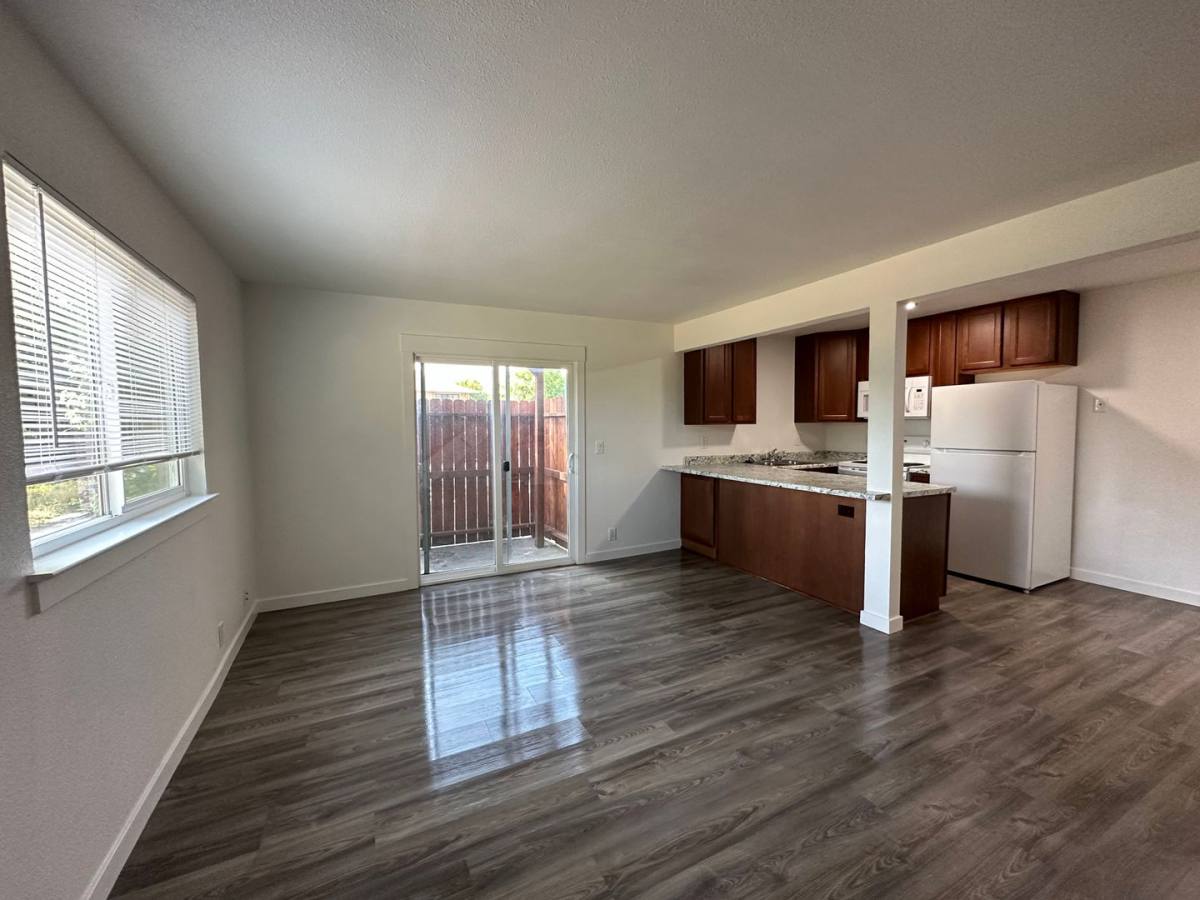 Apartment for rent at 835 Lakeside Dr, Red Bluff, CA 96080