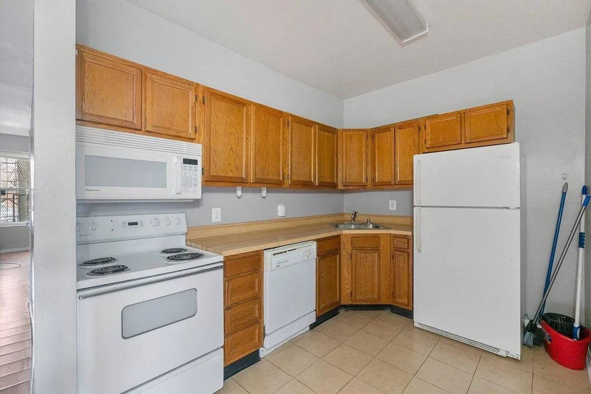 Apartment for rent at 22 W 25th St, Baltimore, MD 21218