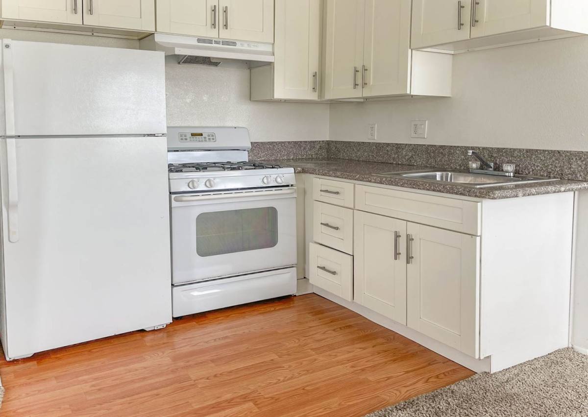 Apartment for rent at 6606-6610 Brynhurst Ave #6608 D, Los Angeles, CA 90043