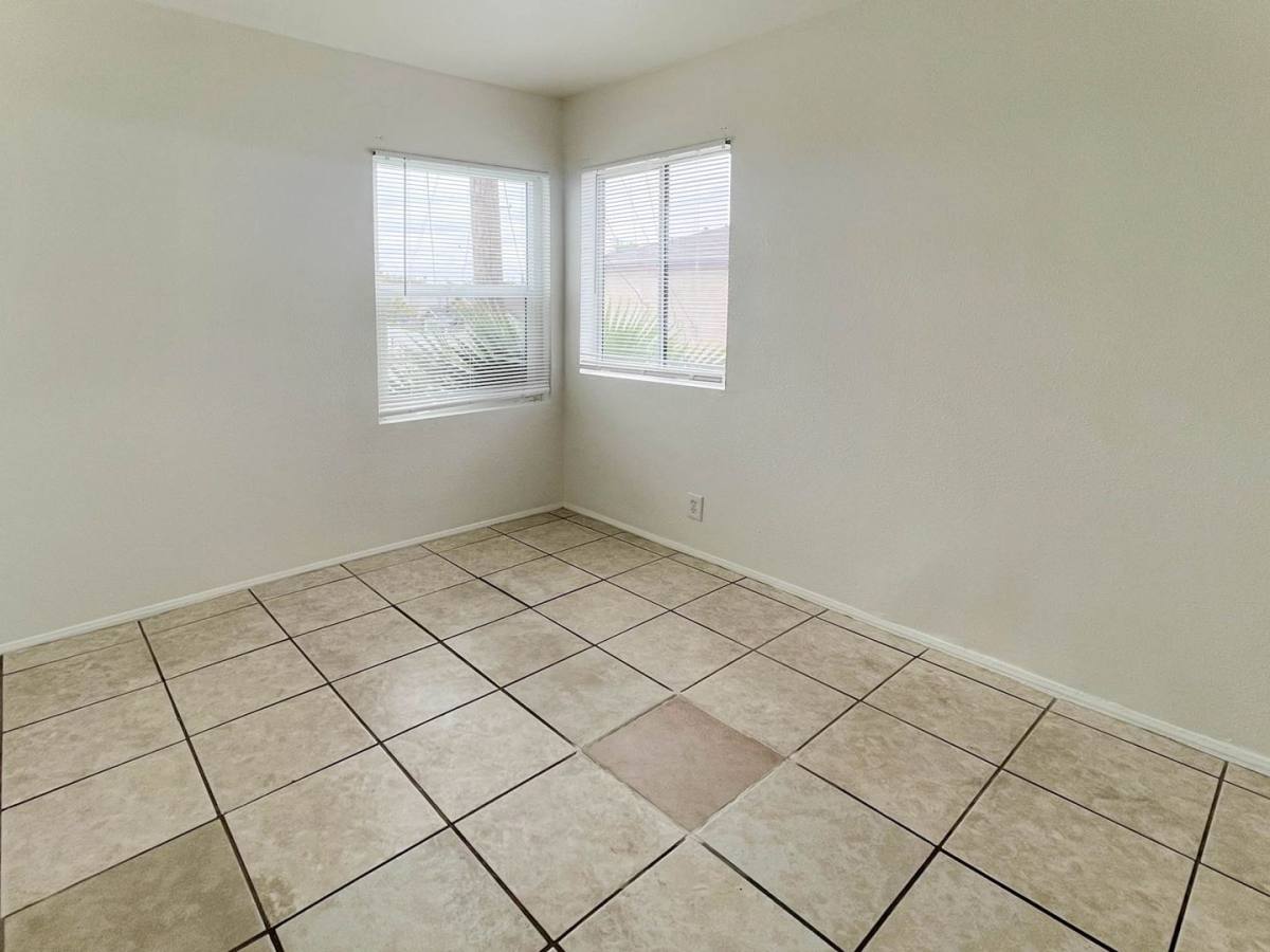 Apartment for rent at 6606-6610 Brynhurst Ave #6608 D, Los Angeles, CA 90043