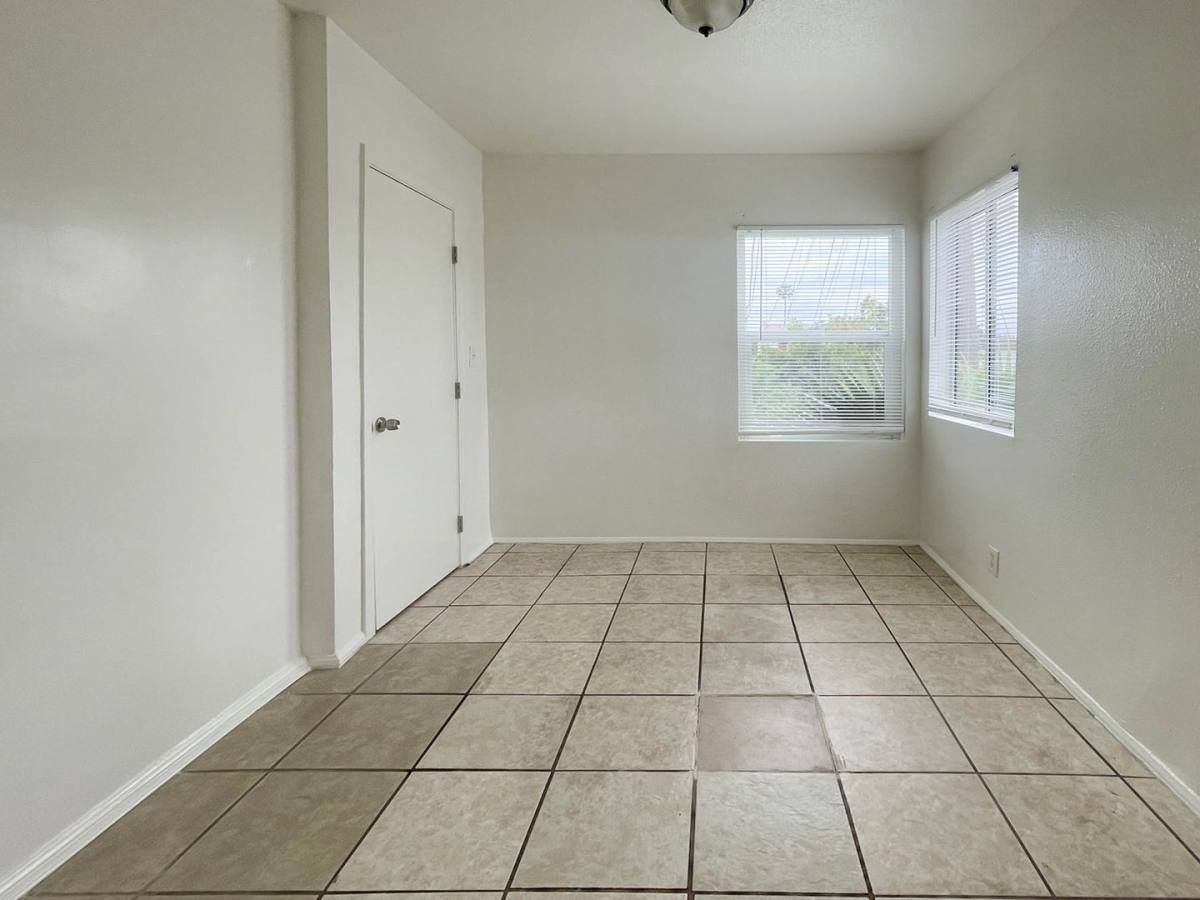 Apartment for rent at 6606-6610 Brynhurst Ave #6608 D, Los Angeles, CA 90043