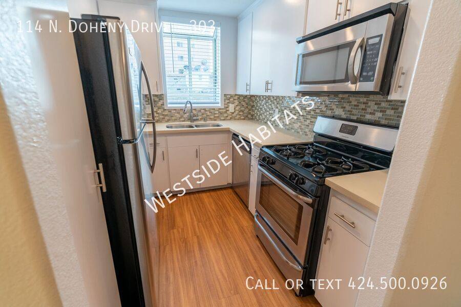 Apartment for rent at 114 N Doheny Dr #303, Los Angeles, CA 90048