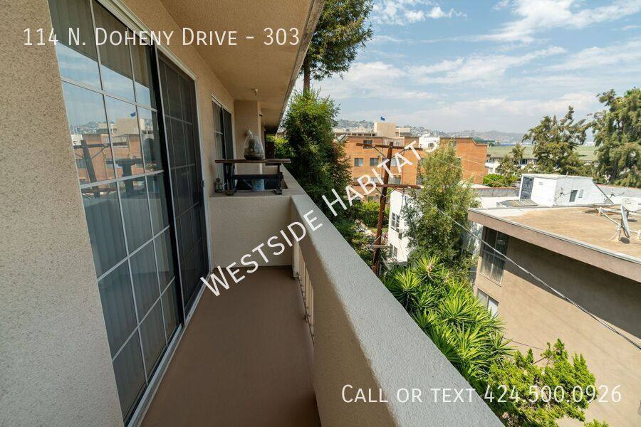 Apartment for rent at 114 N Doheny Dr #303, Los Angeles, CA 90048