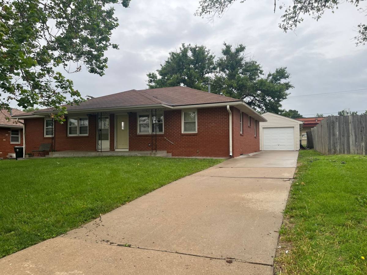 5210 SW 19th Terrace, Topeka, KS 66604 - Townhouse for Rent - Image 1
