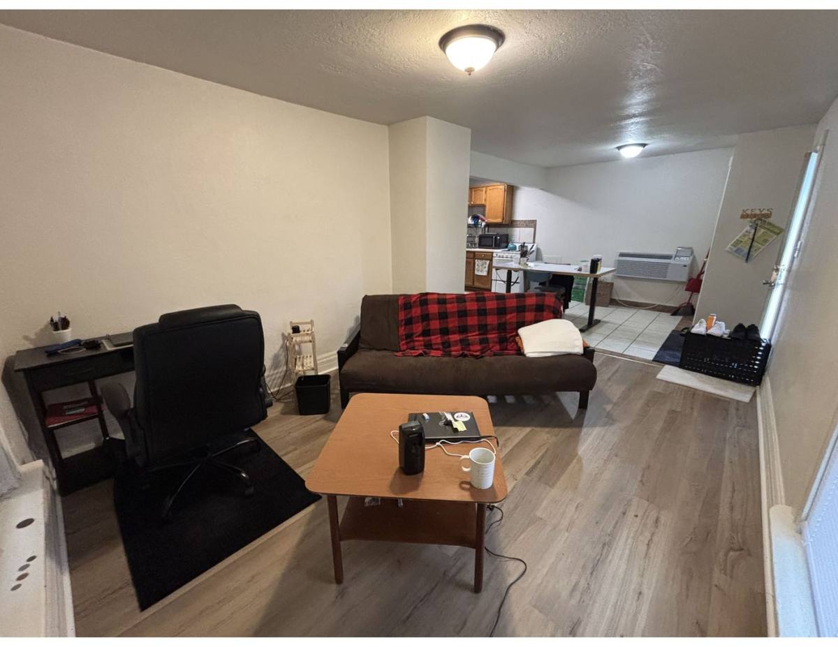 Apartment for rent at 927-927 1 2 Avon St, La Crosse, WI 54603