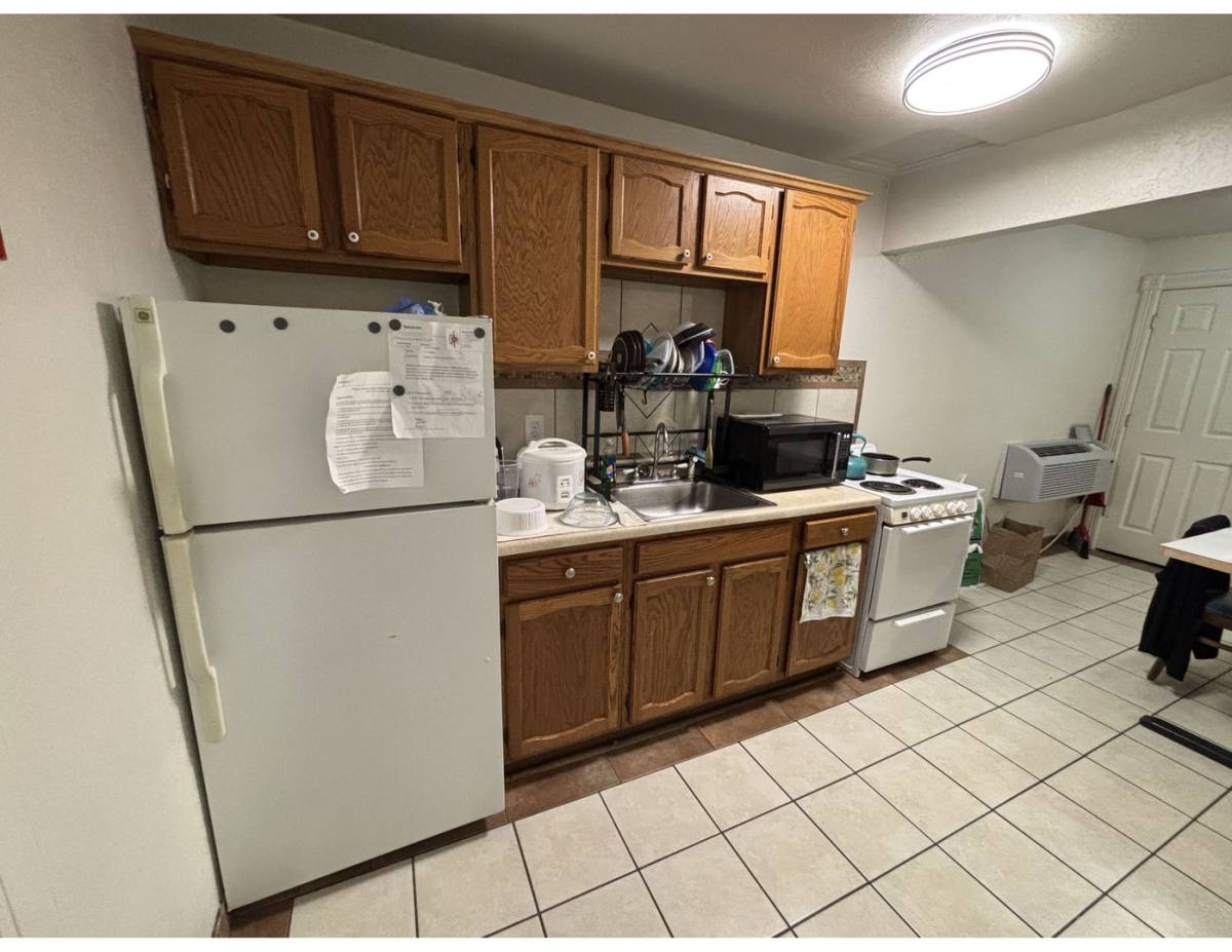 Apartment for rent at 927-927 1 2 Avon St, La Crosse, WI 54603