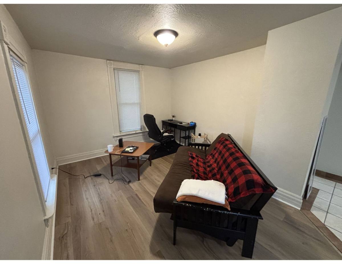 Apartment for rent at 927-927 1 2 Avon St, La Crosse, WI 54603