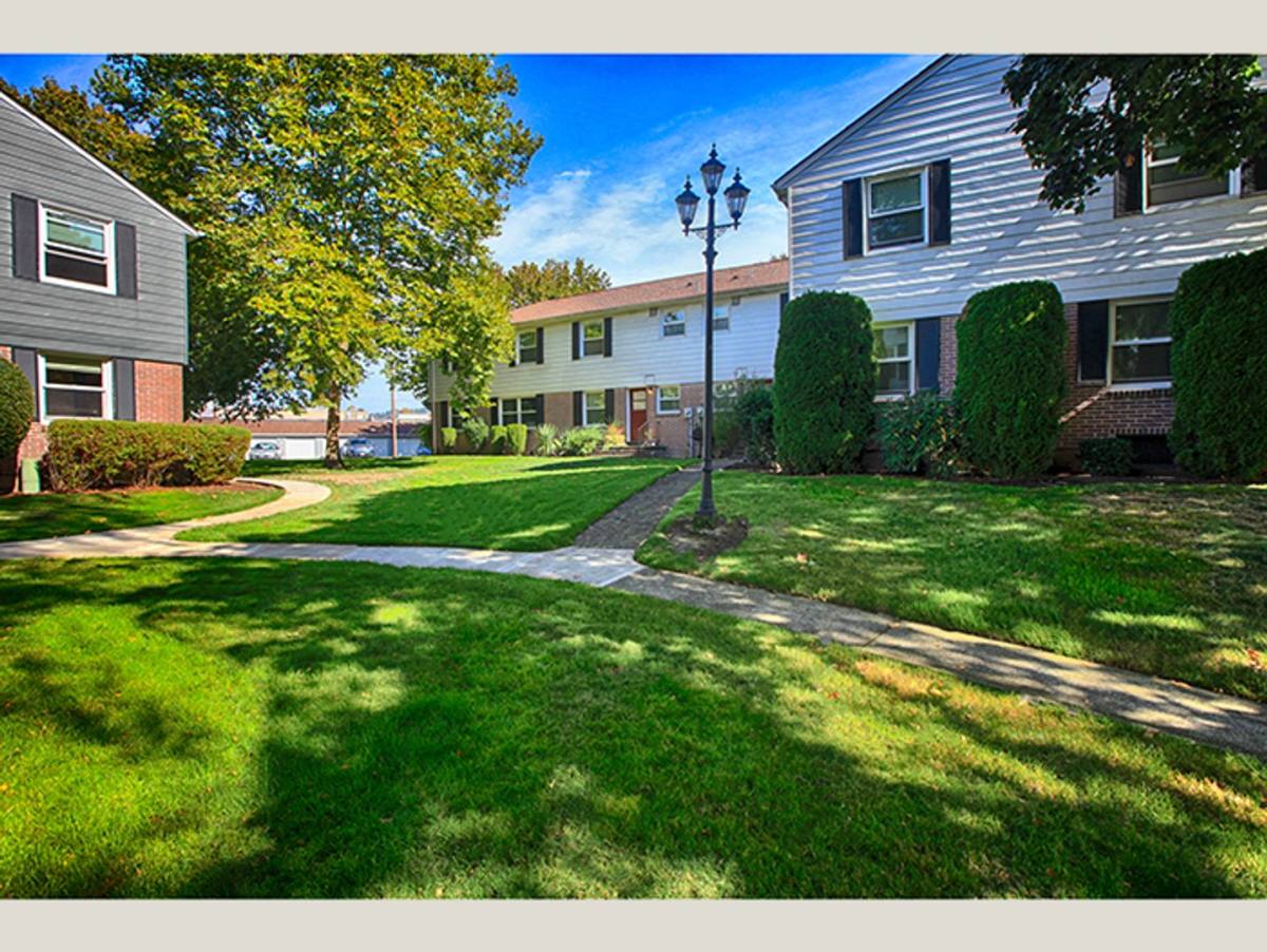 Townhouse for rent at 10319 SW Eastridge St, Portland, OR 97225