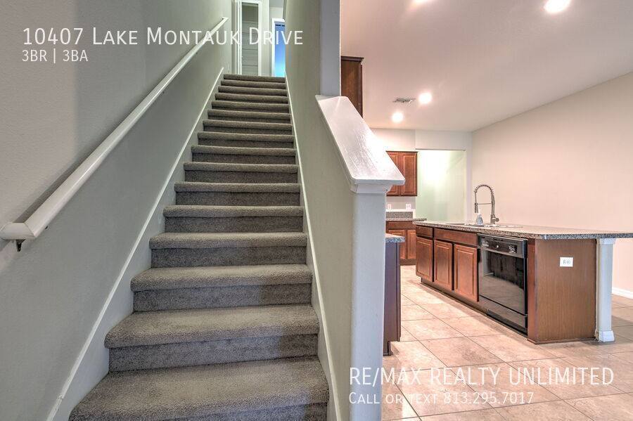 Townhouse for rent at 10407 Lake Montauk Dr, Riverview, FL 33578
