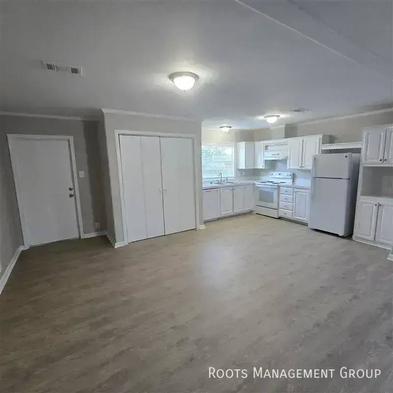 Apartment for rent at 15727 Reddy Lane #15727R, Houston, TX 77053