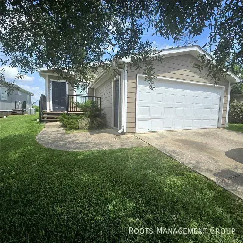 Apartment for rent at 15727 Reddy Lane #15727R, Houston, TX 77053