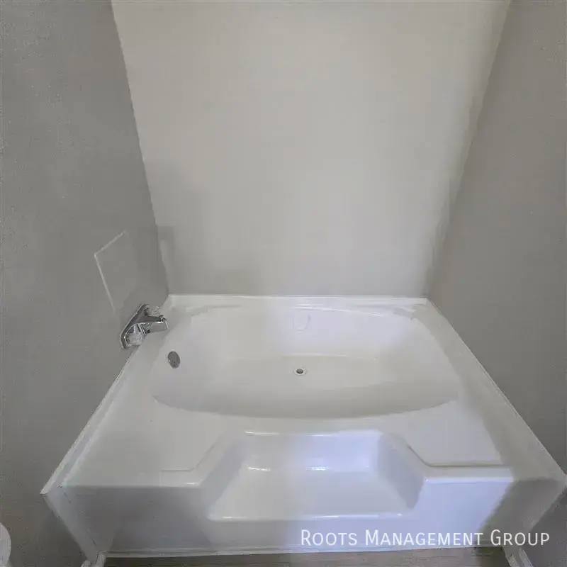 Apartment for rent at 15727 Reddy Lane #15727R, Houston, TX 77053