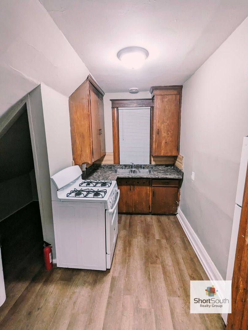 Apartment for rent at 1403 Sherwood Ave, Kalamazoo, MI 49048