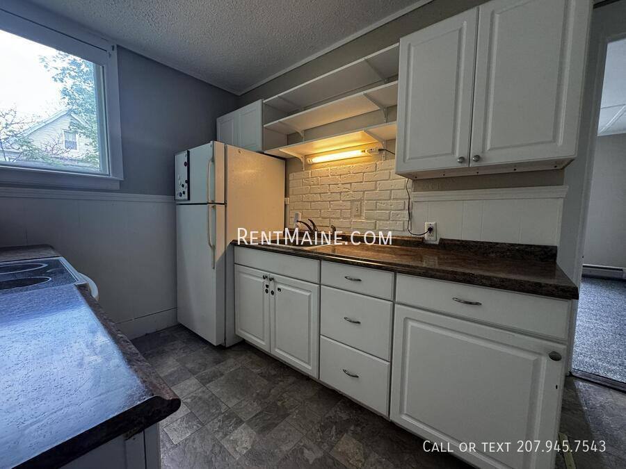Apartment for rent at 3 Newhall St #2, Fairfield, ME 04937