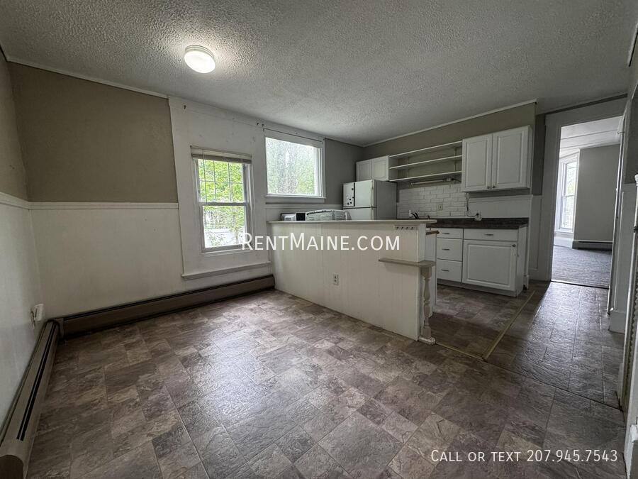 Apartment for rent at 3 Newhall St #2, Fairfield, ME 04937