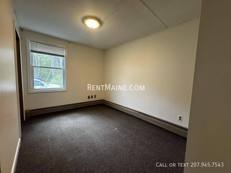 Apartment for rent at 3 Newhall St #2, Fairfield, ME 04937