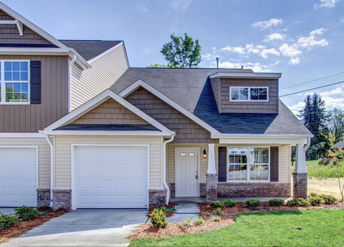 Townhouse for rent at 709 Dusk Vista Way, Greensboro, NC 27410