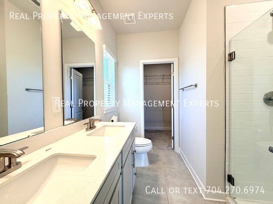 Townhouse for rent at 2841 Statesville Ave, Charlotte, NC 28206
