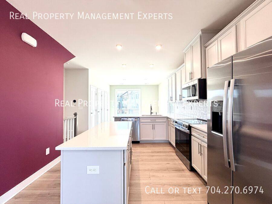 Townhouse for rent at 2841 Statesville Ave, Charlotte, NC 28206