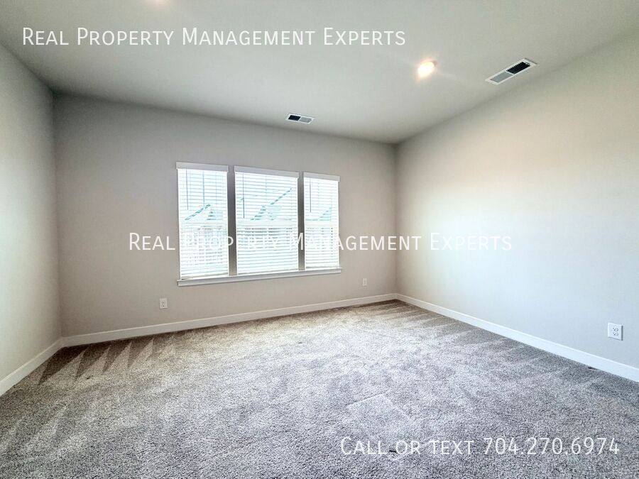 Townhouse for rent at 2841 Statesville Ave, Charlotte, NC 28206
