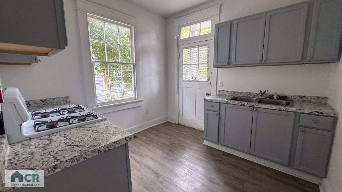 Townhouse for rent at 2205 - 2207 Broadway St First Floor, New Orleans, LA 70118