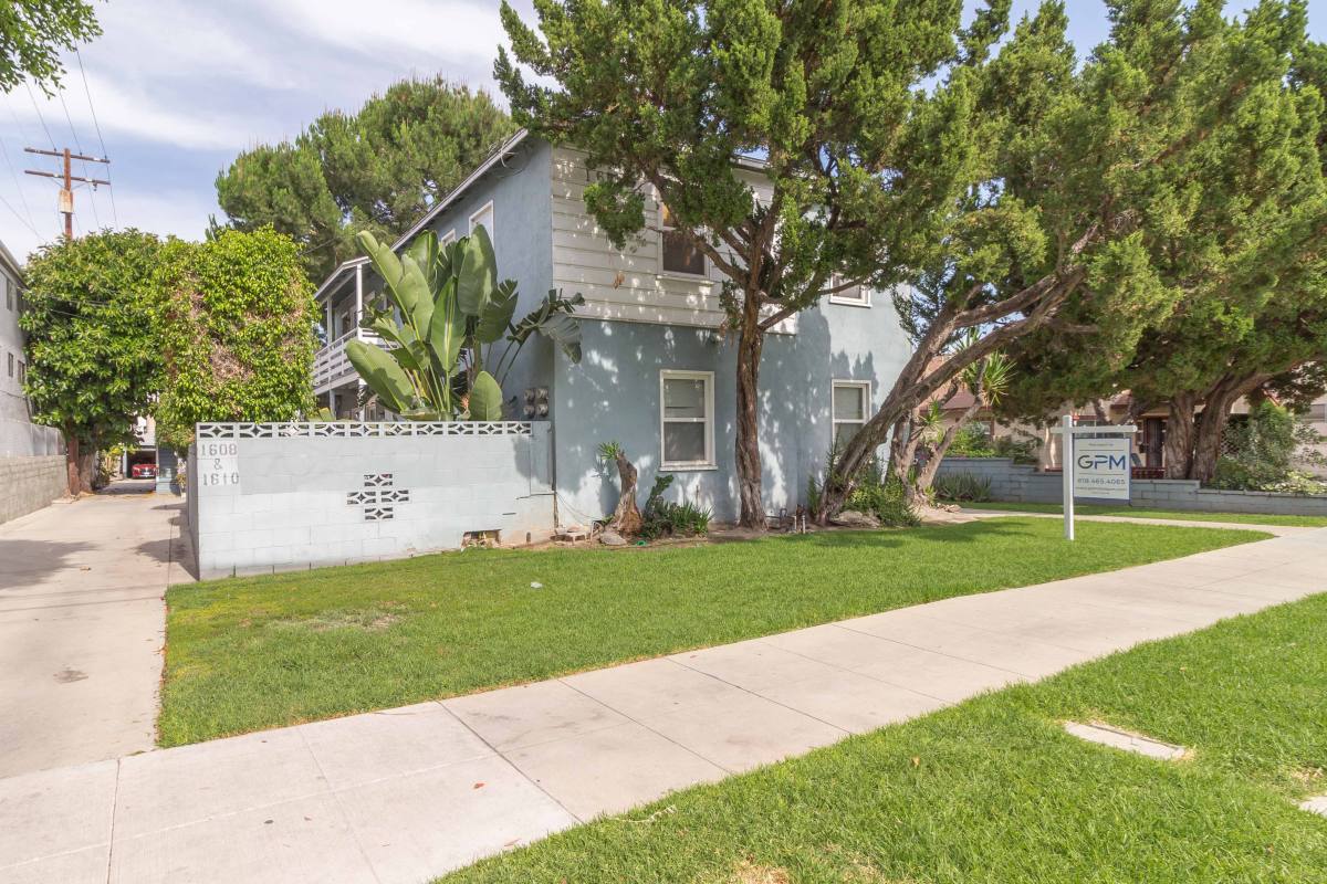 Apartment for rent at 1610 Grismer Ave, Burbank, CA 91504