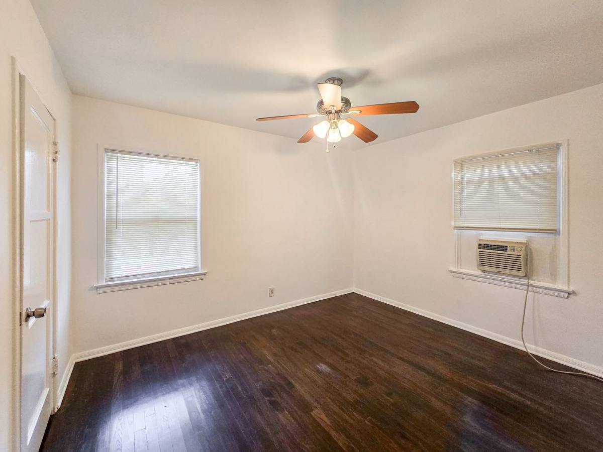 Apartment for rent at 1610 Grismer Ave, Burbank, CA 91504
