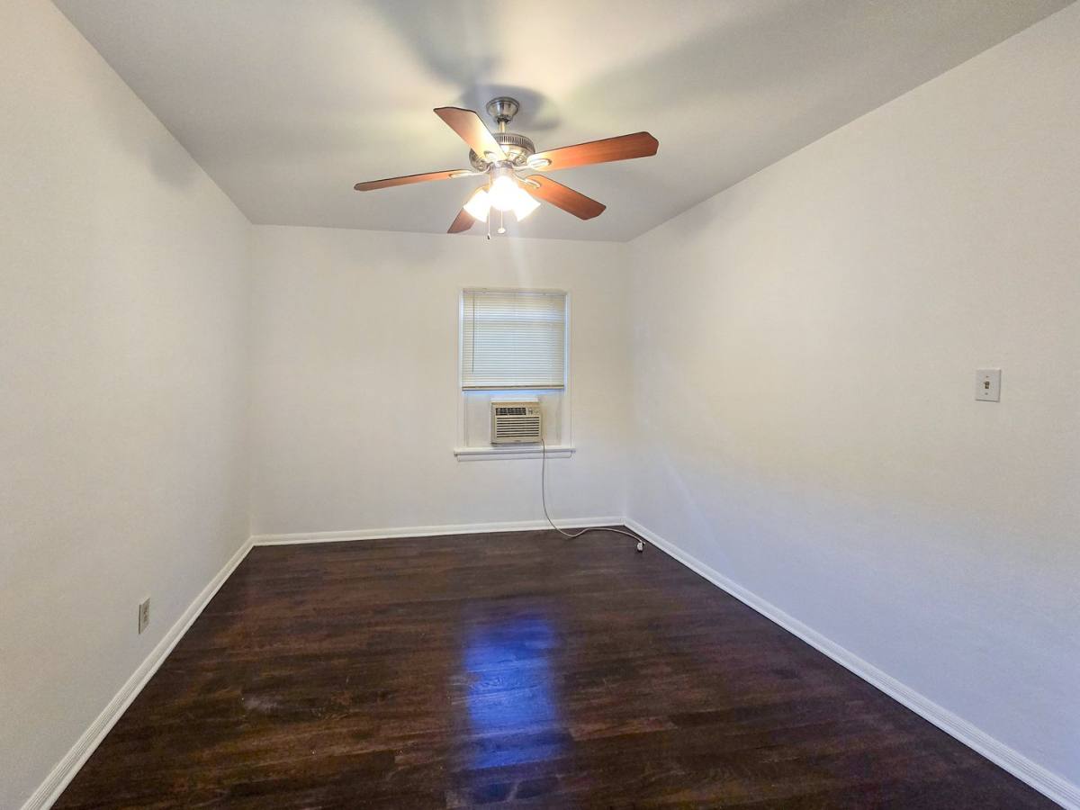 Apartment for rent at 1610 Grismer Ave, Burbank, CA 91504