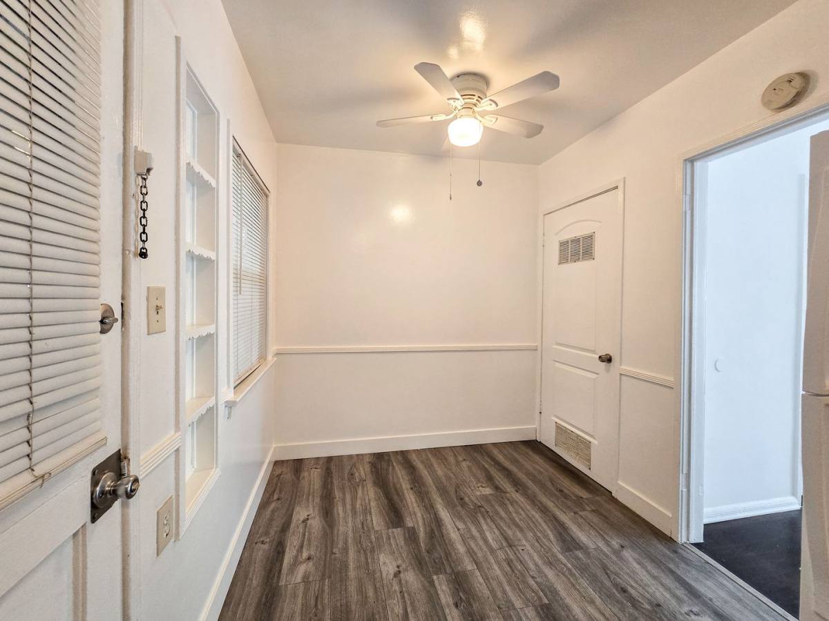 Apartment for rent at 1610 Grismer Ave, Burbank, CA 91504