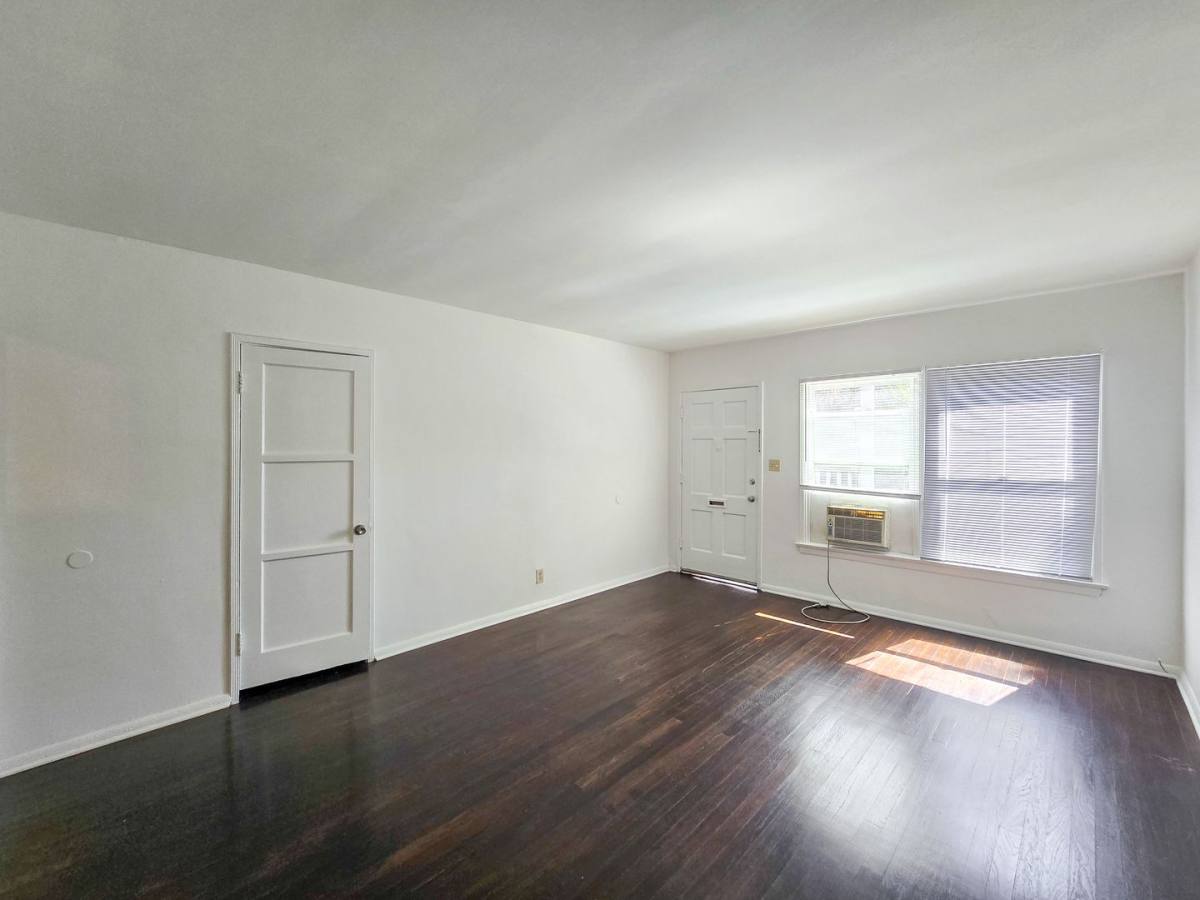 Apartment for rent at 1610 Grismer Ave, Burbank, CA 91504