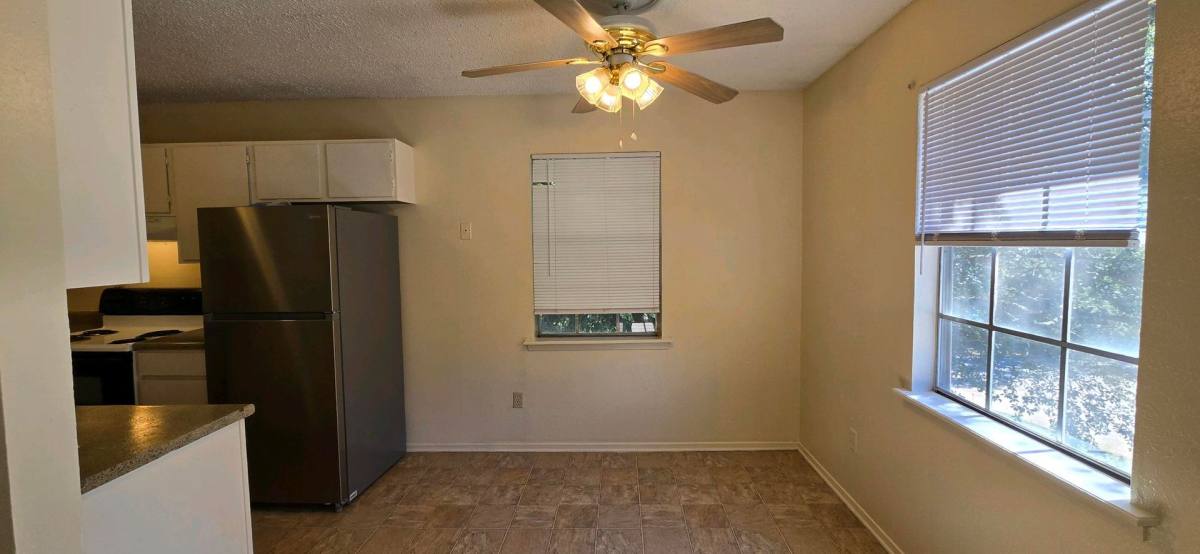 Apartment for rent at 302 S Green St, Hallsville, TX 75650