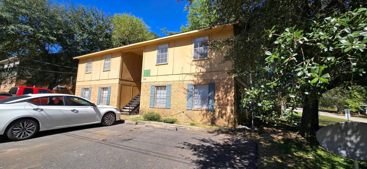 Apartment for rent at 302 S Green St, Hallsville, TX 75650