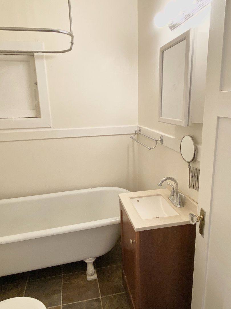 Apartment for rent at 504 E Denny Way, Seattle, WA 98122
