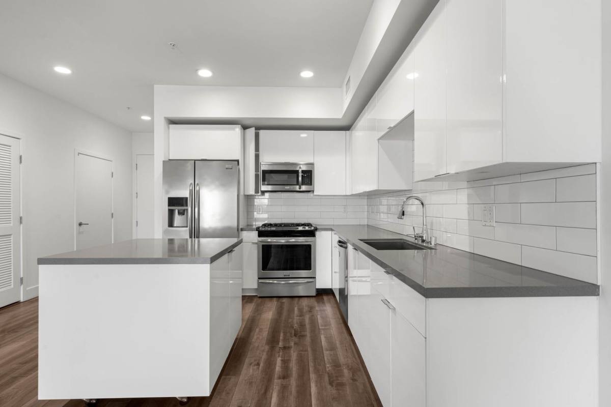 Apartment for rent at 1215 S Bedford St, Los Angeles, CA 90035