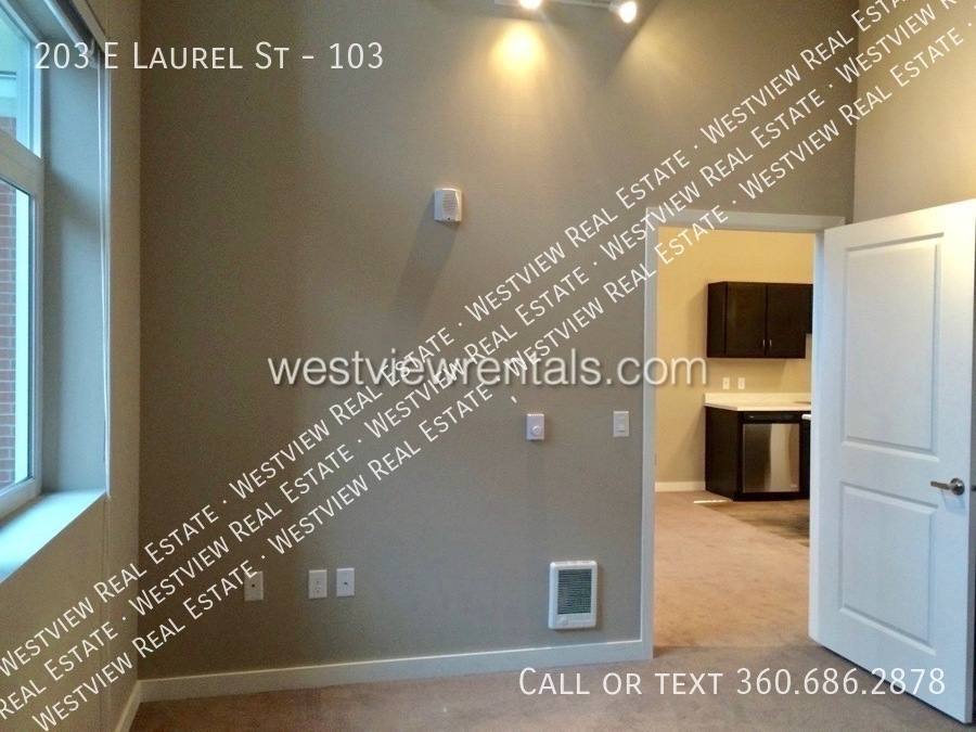 Apartment for rent at 203 E Laurel St #103, Bellingham, WA 98225