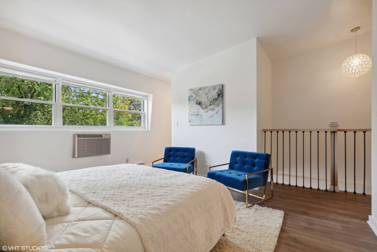 Townhouse for rent at 1900 - 1910 Green Bay Rd, Highland Park, IL 60035