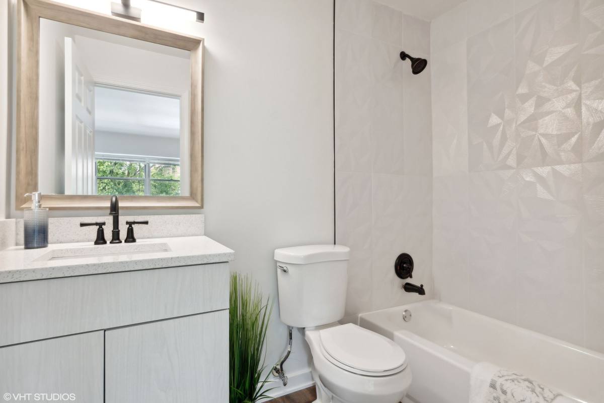 Townhouse for rent at 1900 - 1910 Green Bay Rd, Highland Park, IL 60035